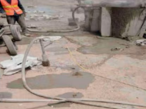兰陵水泥混凝土路面板底注浆技术 路面脱空注浆整治方案